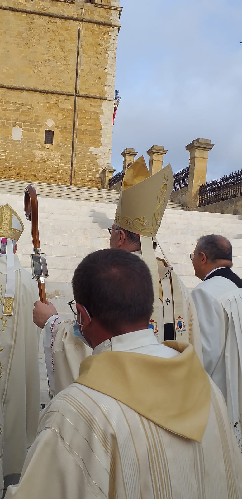 Don Alessandro Il Nuovo Arcivescovo Coadiutore Di Agrigento Folla Di