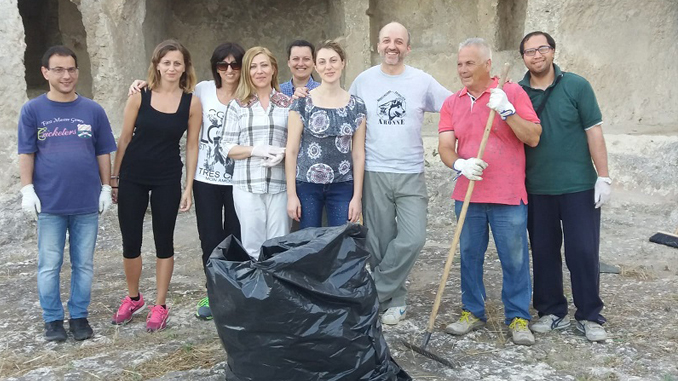 Volontari ripuliscono il santuario di San Calogero