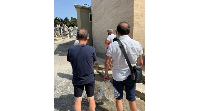 Carenza idrica al cimitero