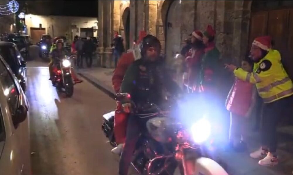 Babbo Natale Arriva In Moto. Che Festa Nel Centro Storico! Le Immagini ...