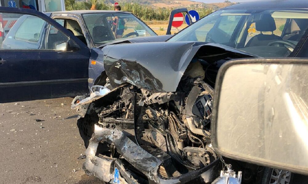 Grave Incidente Stradale Allingresso Di Licata Coinvolte Auto Ci Sono Feriti Qui Licata